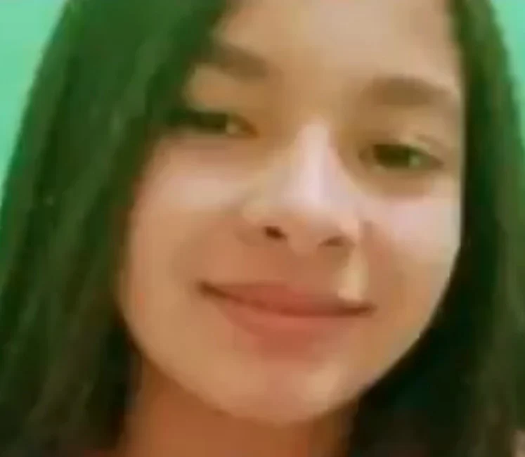 A jovem Suzana Rocha Silva, de apenas 11 anos de idade, foi estuprada e assassinada com golpes de pedaços de madeira por um criminoso de 16 anos na cidade de Pajeú, região do Vale do Mucuri no estado de  Minas Gerais.
