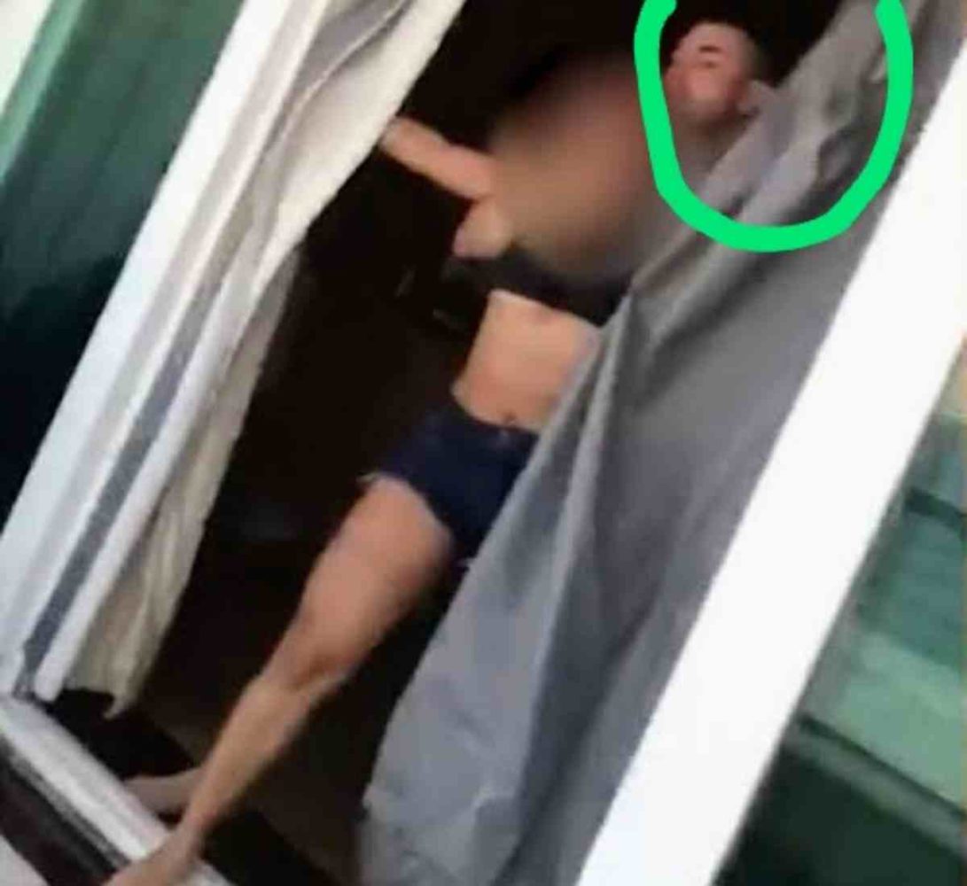 O policial Rildson Querino Brandão foi preso após ser filmado agredindo a mulher dentro de um quarto de hotel no Rio de janeiro