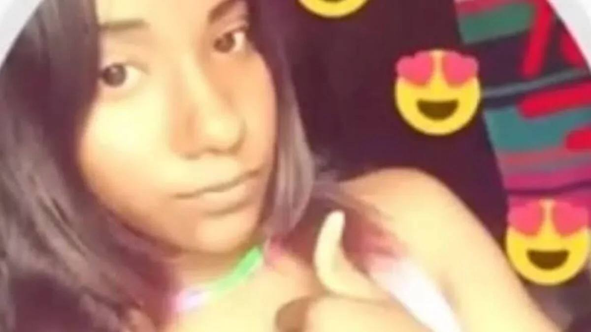 Neste sábado (20), foi confirmado a morte da adolescente Letícia Ramos, de apenas 14 anos. A jovem, que estava desaparecida desde o dia 13 deste mês, foi encontrada sem vida em uma cova rasa em uma área rural de Itabuna na Bahia.