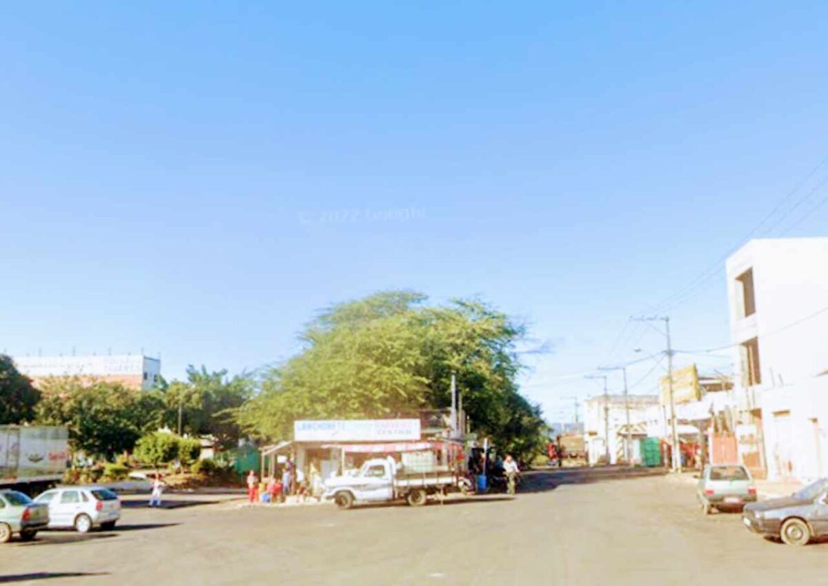 No último domingo (11), um estuprador de 29 anos foi preso em flagrante na cidade de Cândido Sales, na Bahia, após a mulher vítima do estupro ter aciona a polícia. A ação rápida e eficiente da polícia resultou na prisão do criminoso, que apresentava marcas de escoriações pelo corpo decorrentes da tentativa de defesa da vítima.